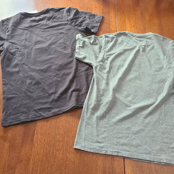 Lot of 3 Marvel T-Shirts Youth Size 16-18 or Adult Small - Picture 16 of 16